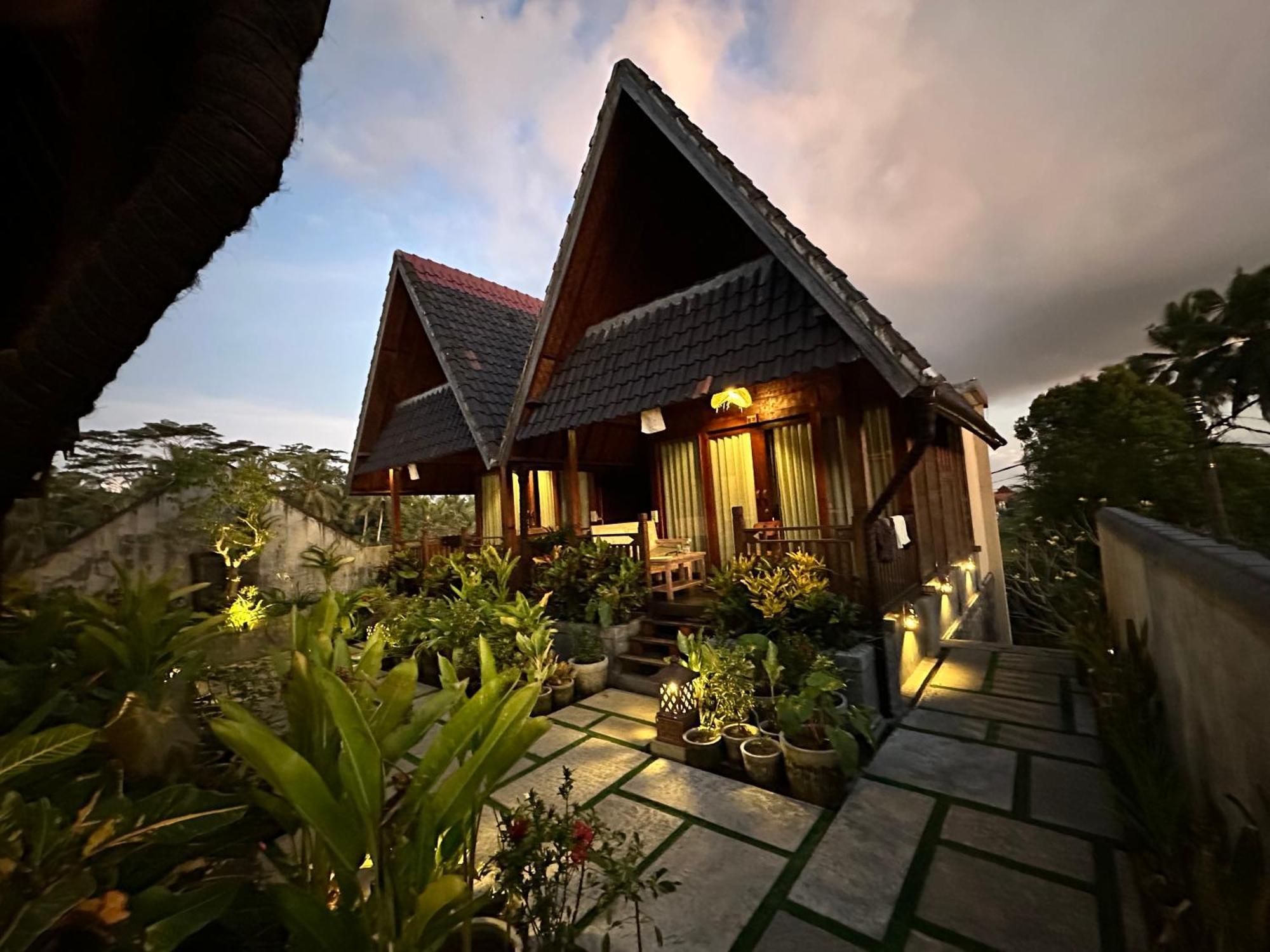 Dupa Ubud Villa Esterno foto