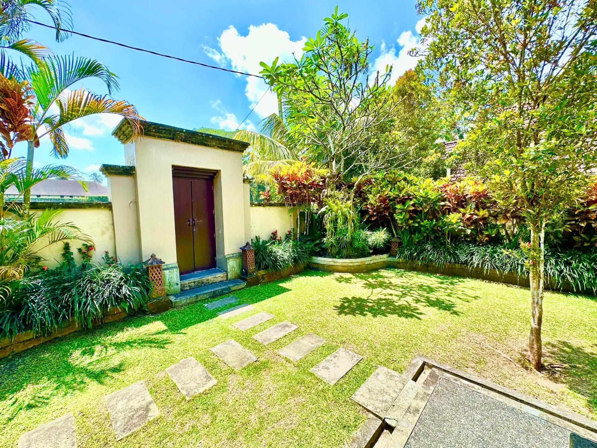Dupa Ubud Villa Esterno foto